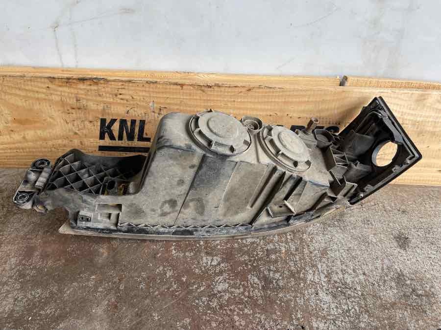 VOLVO FOG LAMP 22332592 RH - Lights/ Lighting for Truck: picture 2 VOLVO FOG LAMP 22332592 RH - Lights/ Lighting for Truck: picture 2