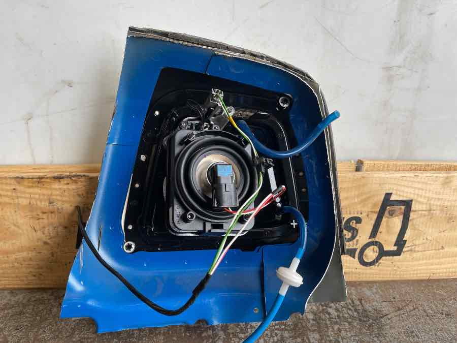 VOLVO FRONT LAMPE ROOF 82145721 - Lights/ Lighting for Truck: picture 2 VOLVO FRONT LAMPE ROOF 82145721 - Lights/ Lighting for Truck: picture 2