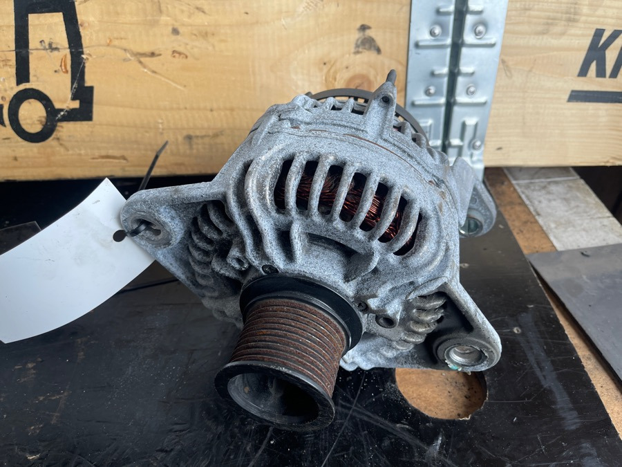 VOLVO GENERATOR 23565727 - Engine and parts for Truck: picture 2 VOLVO GENERATOR 23565727 - Engine and parts for Truck: picture 2