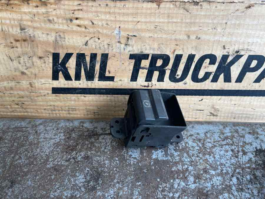 VOLVO HANDBRAKE SWITCH 23126245 - Electrical system for Truck: picture 1 VOLVO HANDBRAKE SWITCH 23126245 - Electrical system for Truck: picture 1