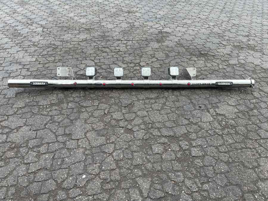 VOLVO LIGHT BOOM, CHROME - Lights/ Lighting for Truck: picture 1 VOLVO LIGHT BOOM, CHROME - Lights/ Lighting for Truck: picture 1