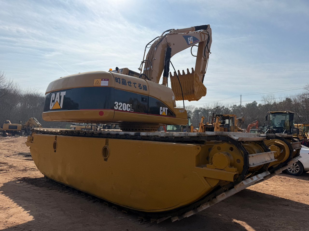 CAT 320CL - Amphibious excavator: picture 4 CAT 320CL - Amphibious excavator: picture 4