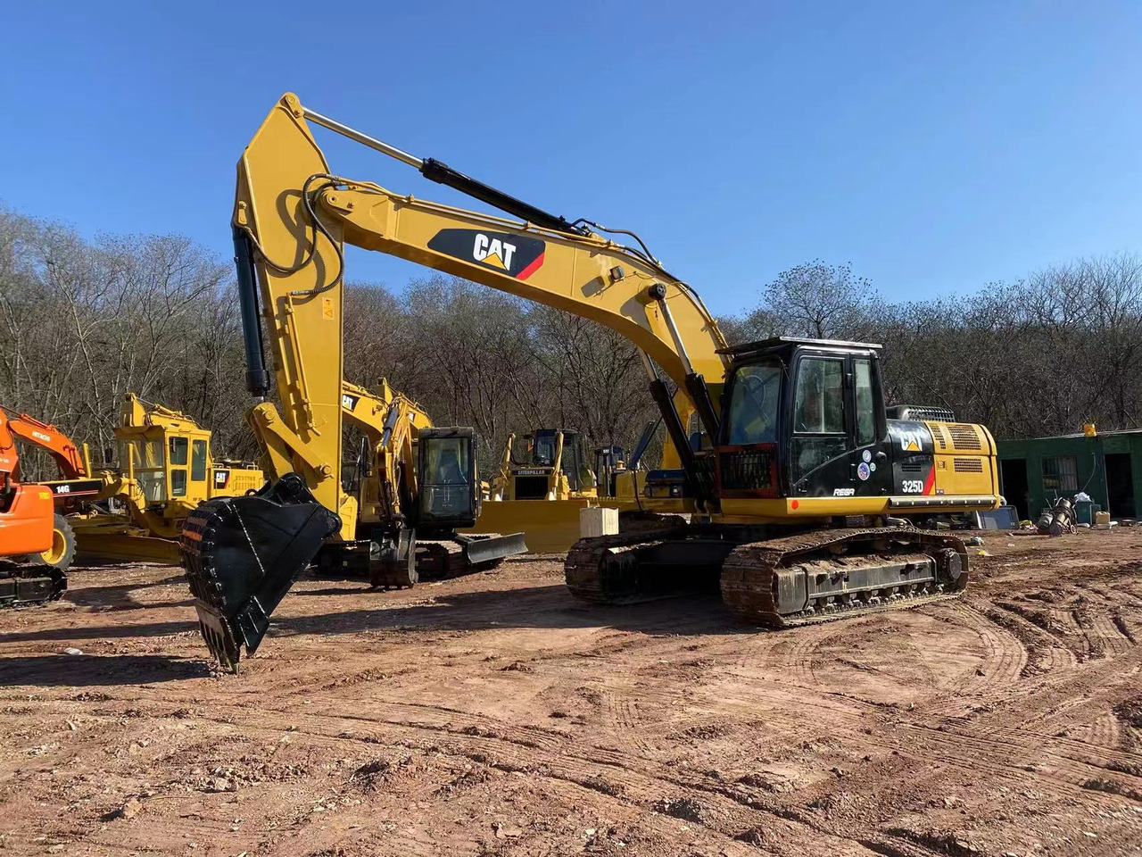 CAT 325D - Excavator: picture 1 CAT 325D - Excavator: picture 1