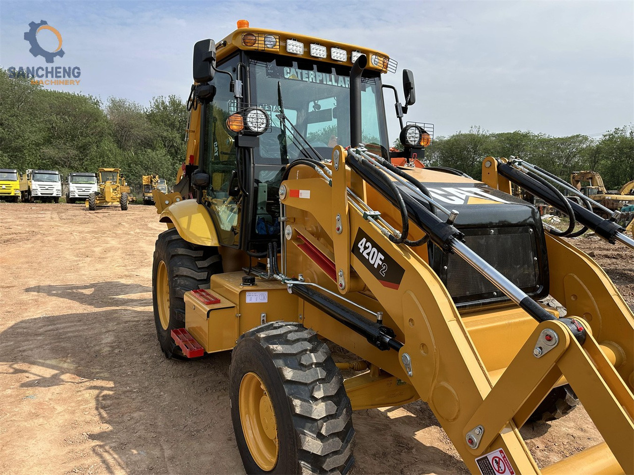 Backhoe loader CAT 420F2: picture 10