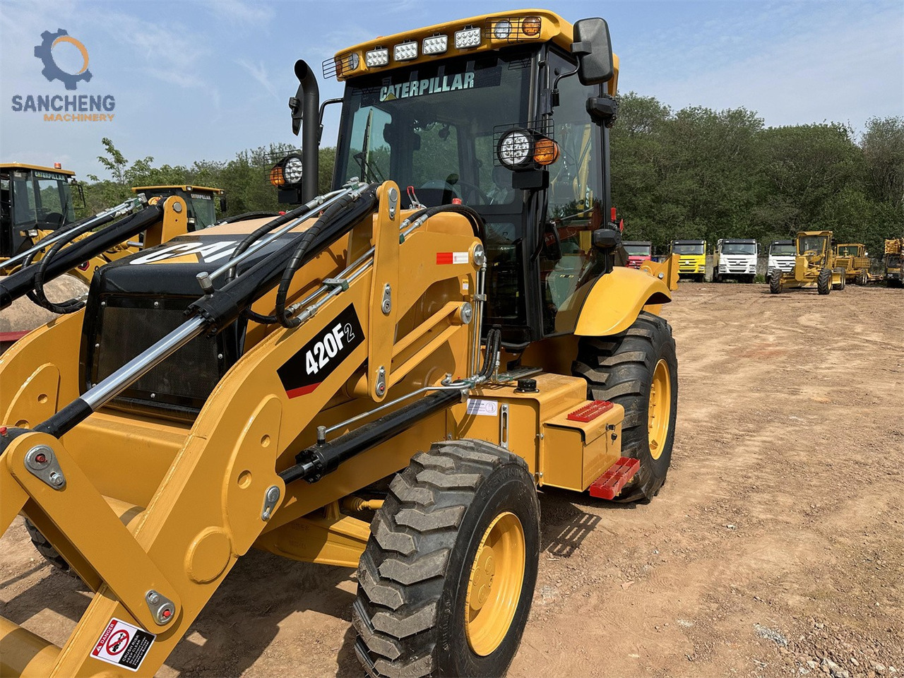 Backhoe loader CAT 420F2: picture 9