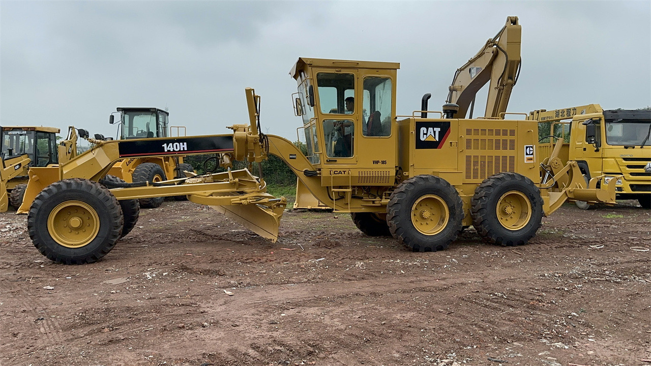 CATERPILLAR 140H motor grader - Grader: picture 4 CATERPILLAR 140H motor grader - Grader: picture 4
