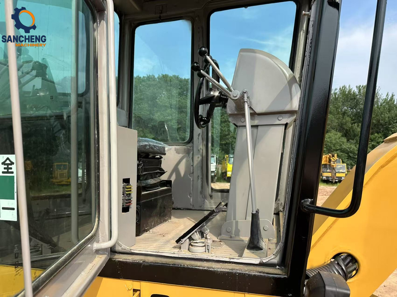 Leasing of CATERPILLAR 140K motor grader CATERPILLAR 140K motor grader: picture 9