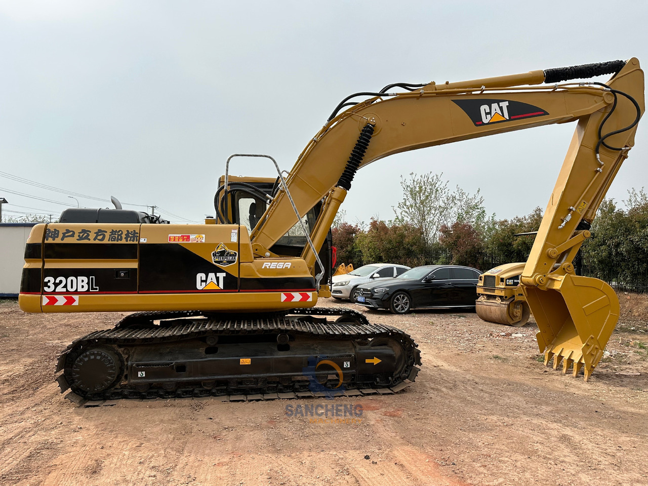 CATERPILLAR 320BL - Crawler excavator: picture 4 CATERPILLAR 320BL - Crawler excavator: picture 4