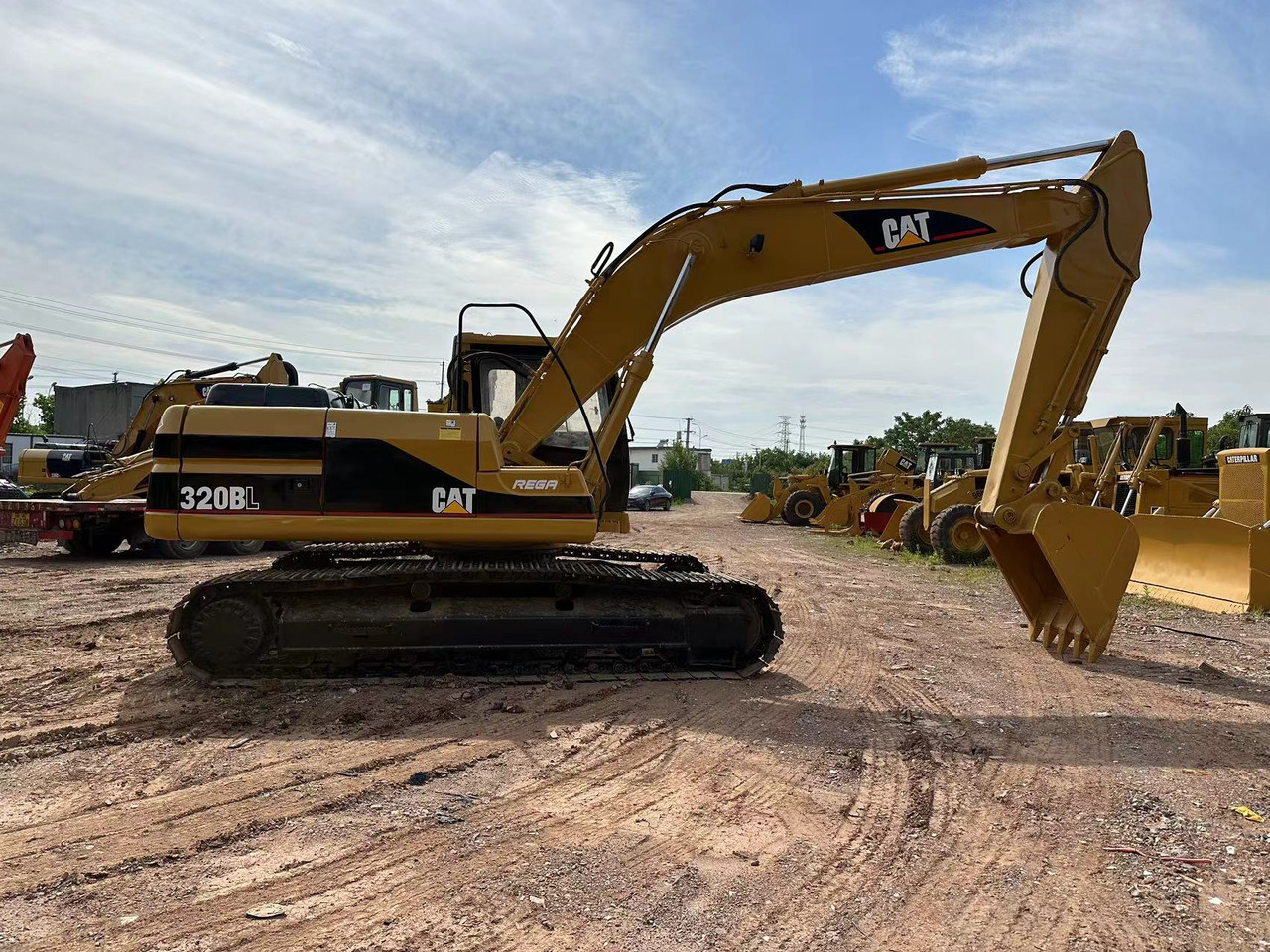 CATERPILLAR 320BL - Crawler excavator: picture 3 CATERPILLAR 320BL - Crawler excavator: picture 3