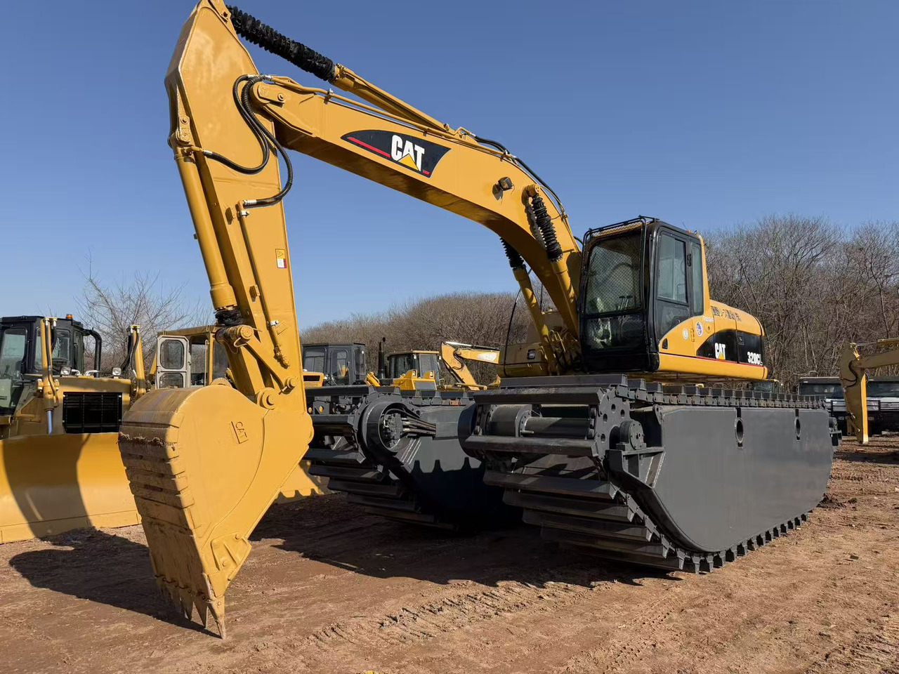 CATERPILLAR 320CL - Amphibious excavator: picture 2 CATERPILLAR 320CL - Amphibious excavator: picture 2