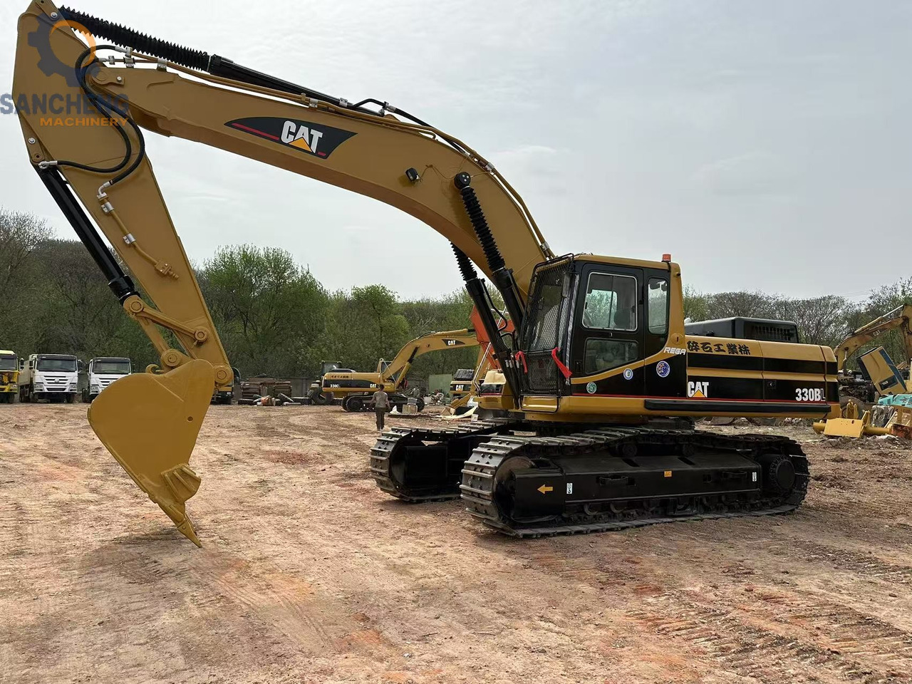 CATERPILLAR 330BL - Crawler excavator: picture 3 CATERPILLAR 330BL - Crawler excavator: picture 3