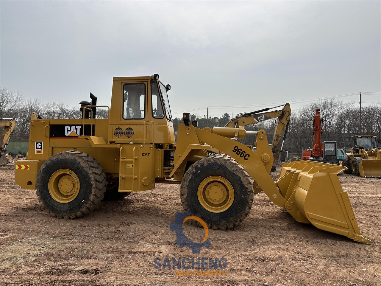 Wheel loader CATERPILLAR 966C: picture 12