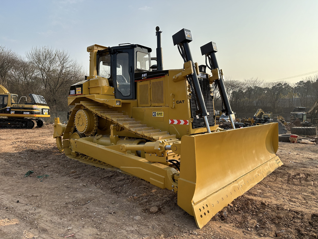 CATERPILLAR D8R Bulldozer - Bulldozer: picture 4 CATERPILLAR D8R Bulldozer - Bulldozer: picture 4