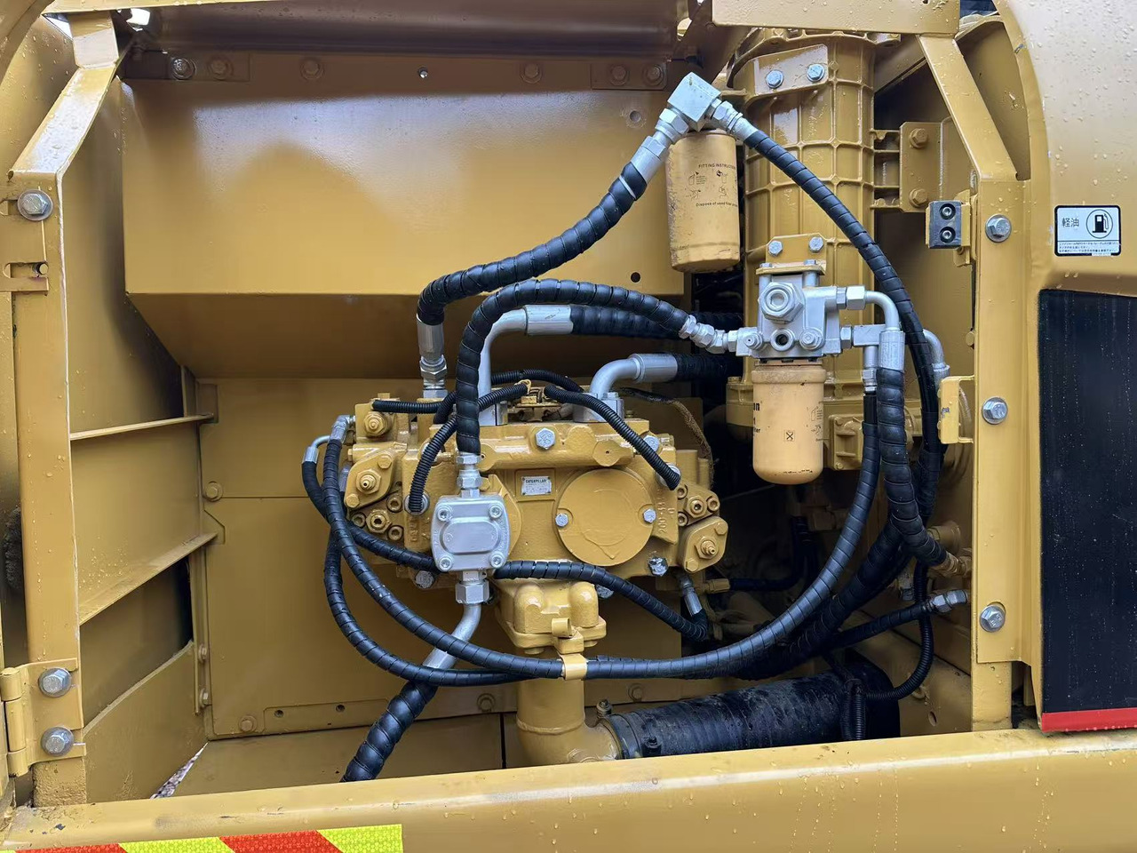 Caterpillar 320CL - Crawler excavator: picture 4 Caterpillar 320CL - Crawler excavator: picture 4