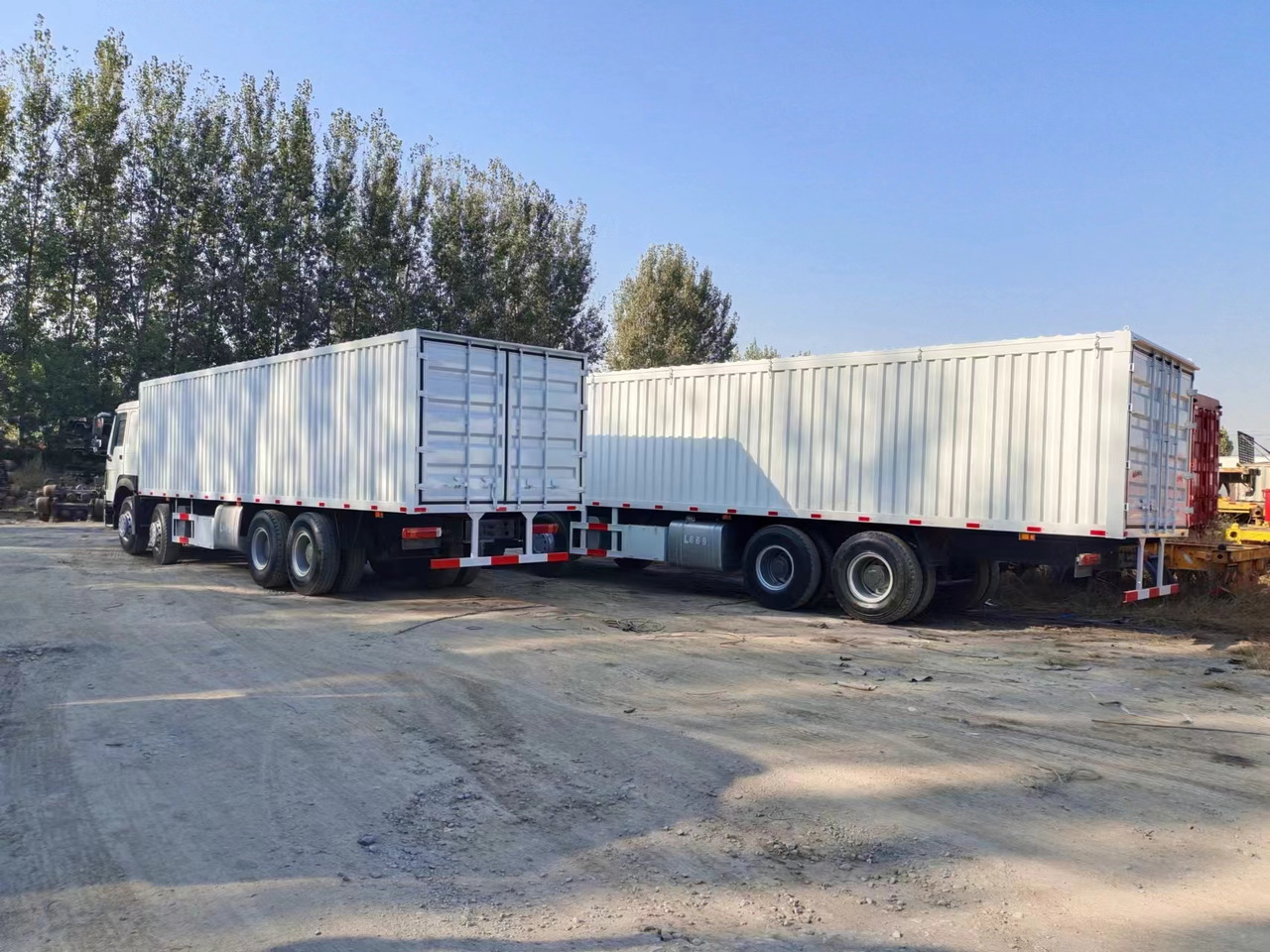 SINOTRUK 400 HOWO Box truck - Isothermal truck: picture 5 SINOTRUK 400 HOWO Box truck - Isothermal truck: picture 5