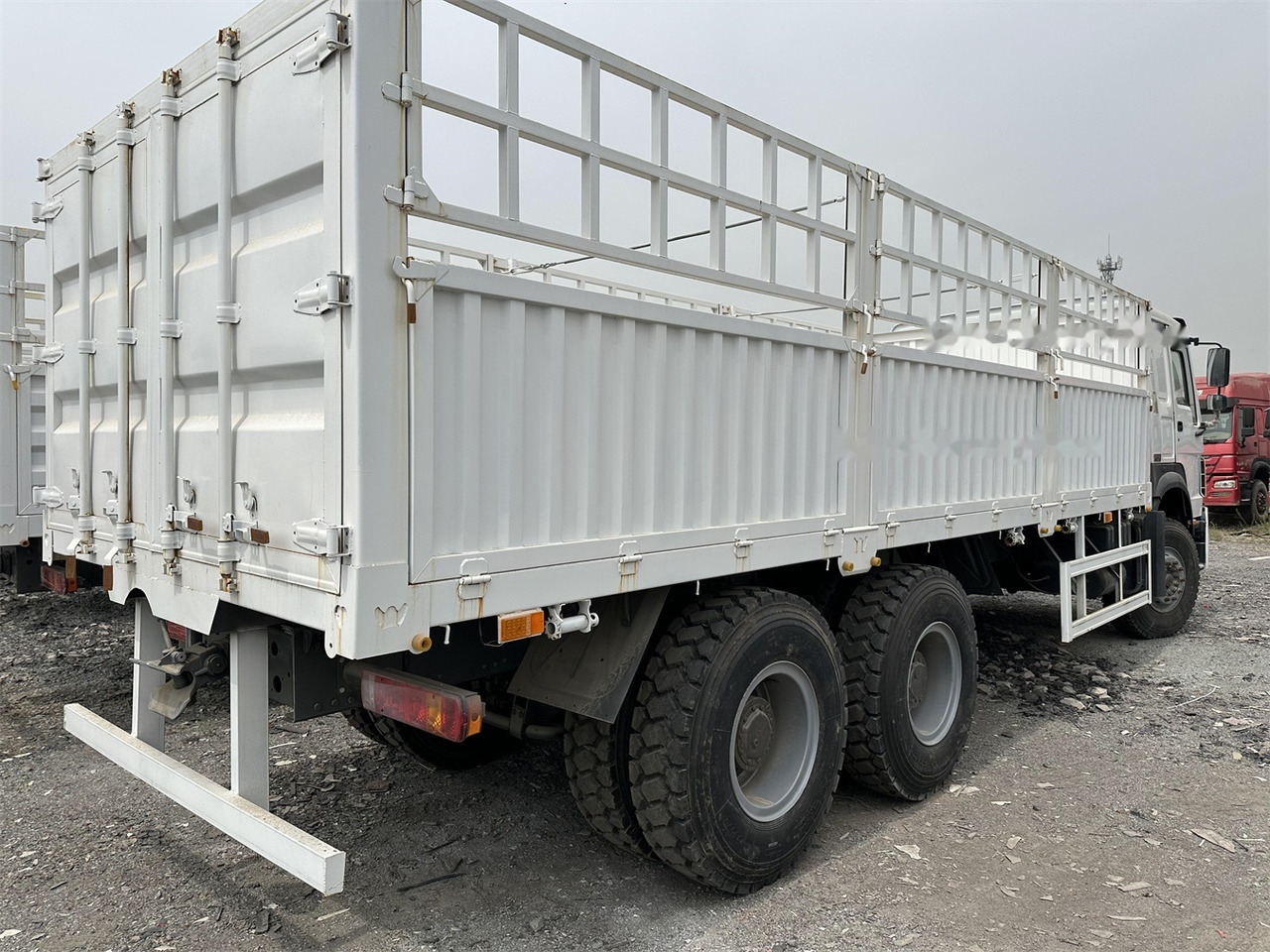 SINOTRUK HOWO 371 Cargo truck - Livestock truck: picture 3 SINOTRUK HOWO 371 Cargo truck - Livestock truck: picture 3