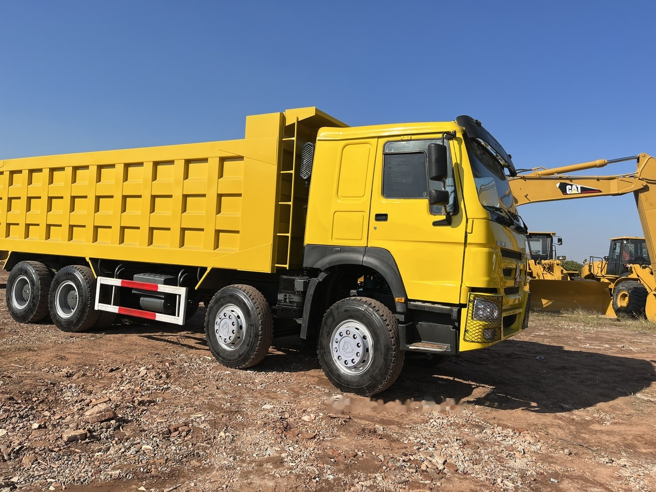 SINOTRUK HOWO 371 Dump Truck 8x4 - Tipper: picture 4 SINOTRUK HOWO 371 Dump Truck 8x4 - Tipper: picture 4
