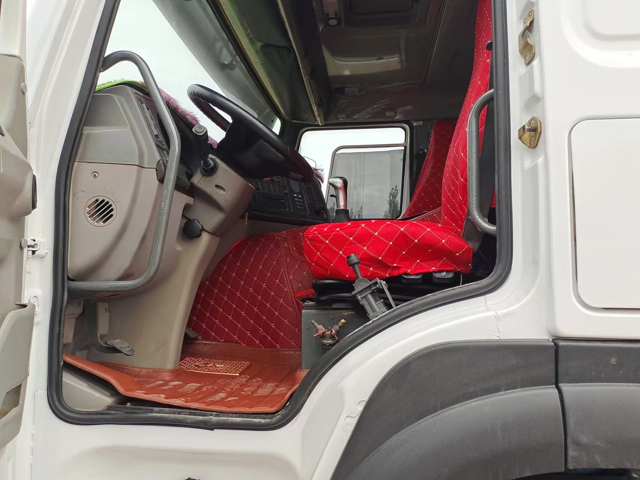 SINOTRUK HOWO Dump truck 371 6x4 - Tipper: picture 5 SINOTRUK HOWO Dump truck 371 6x4 - Tipper: picture 5