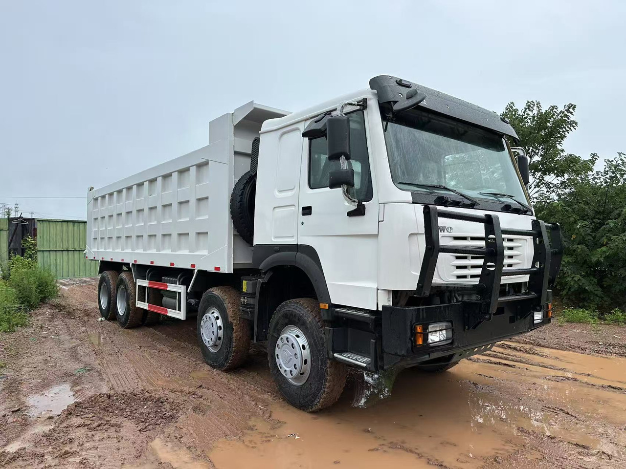 Sinotruk HOWO 371hp 8x4 - Tipper: picture 1 Sinotruk HOWO 371hp 8x4 - Tipper: picture 1