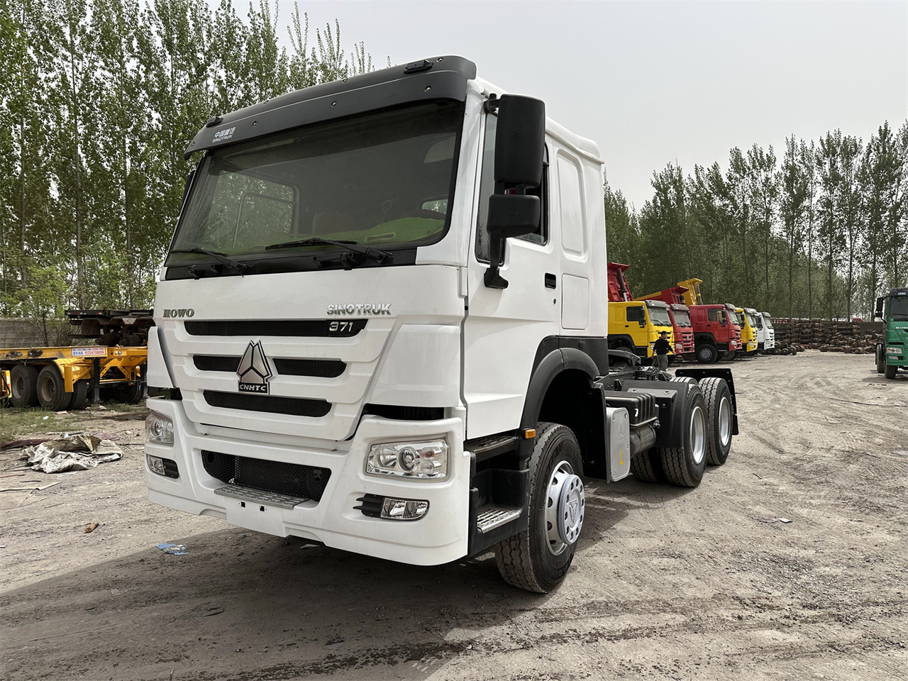 SINOTRUK Howo 371 Truck Head - Tractor unit: picture 4 SINOTRUK Howo 371 Truck Head - Tractor unit: picture 4