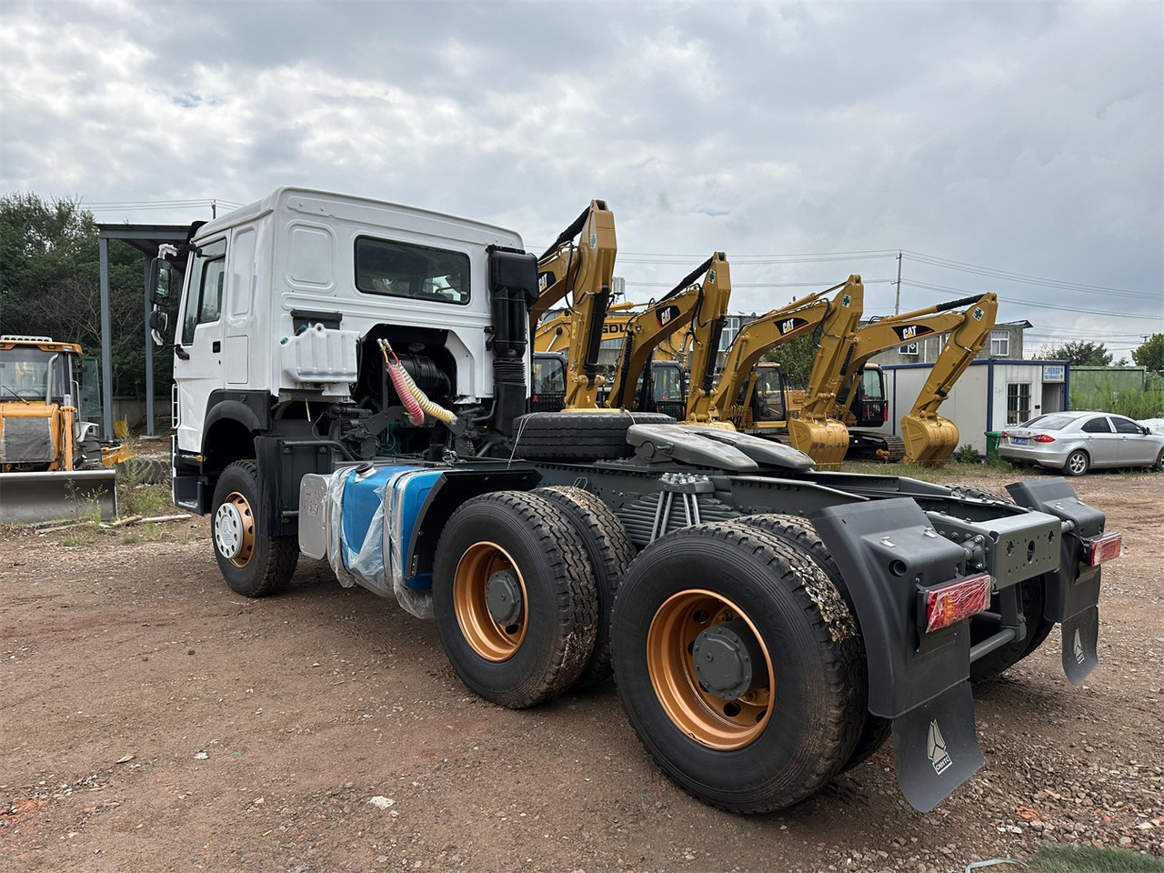 SINOTRUK Howo tractor unit 420hp - Tractor unit: picture 5 SINOTRUK Howo tractor unit 420hp - Tractor unit: picture 5