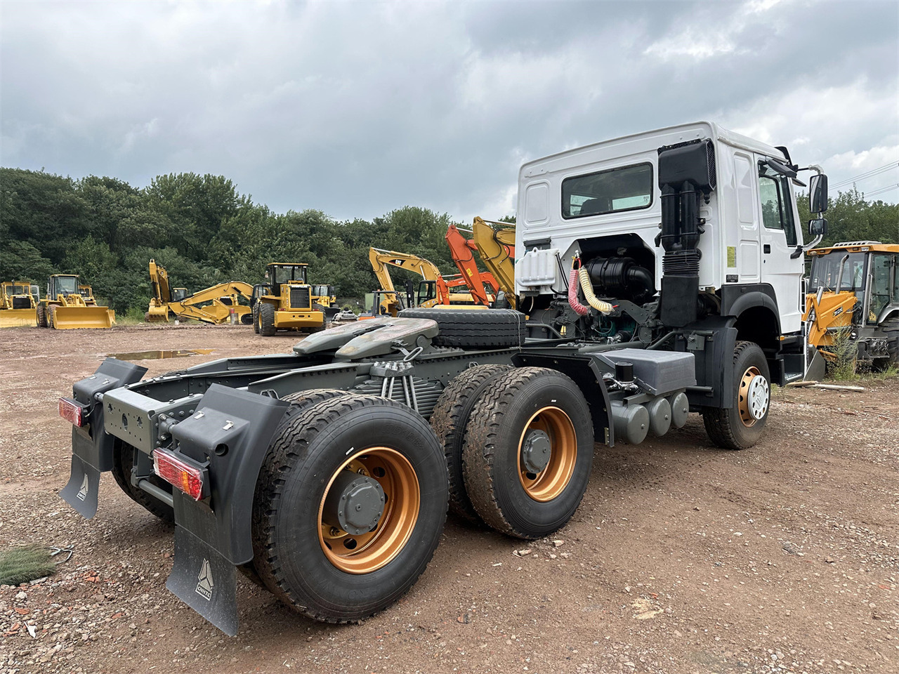 SINOTRUK Howo tractor unit 420hp - Tractor unit: picture 3 SINOTRUK Howo tractor unit 420hp - Tractor unit: picture 3