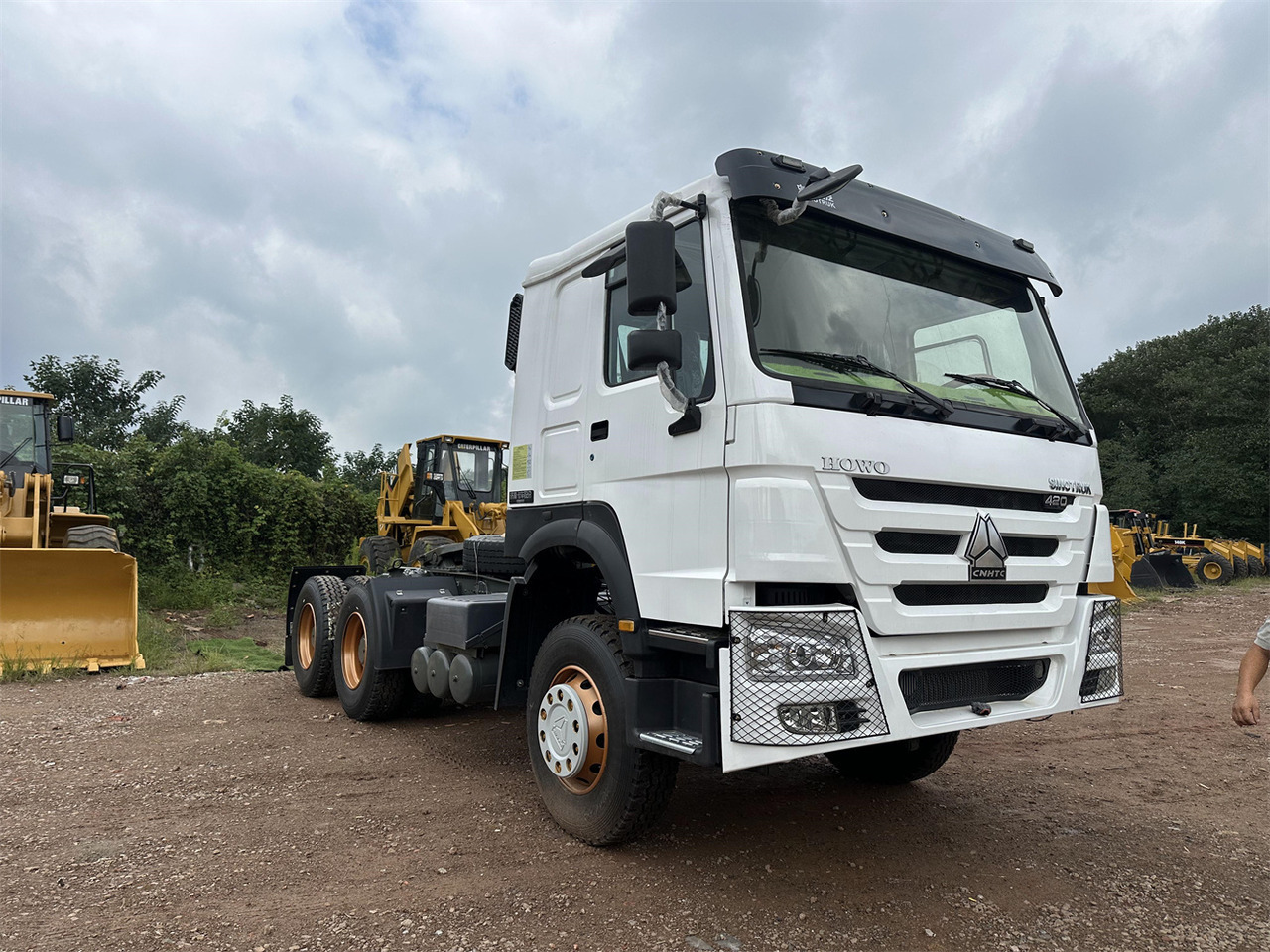 SINOTRUK Howo tractor unit 420hp - Tractor unit: picture 1 SINOTRUK Howo tractor unit 420hp - Tractor unit: picture 1