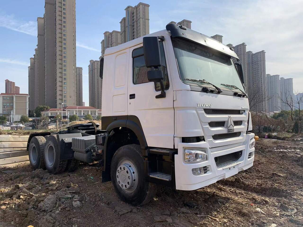 SINOTRUK Howo tractor unit - Tractor unit: picture 1 SINOTRUK Howo tractor unit - Tractor unit: picture 1