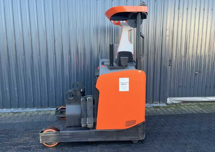 BT RRE160H - Reach truck: picture 2 BT RRE160H - Reach truck: picture 2