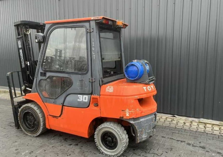 Jungheinrich 7FGF30 - LPG forklift: picture 3 Jungheinrich 7FGF30 - LPG forklift: picture 3