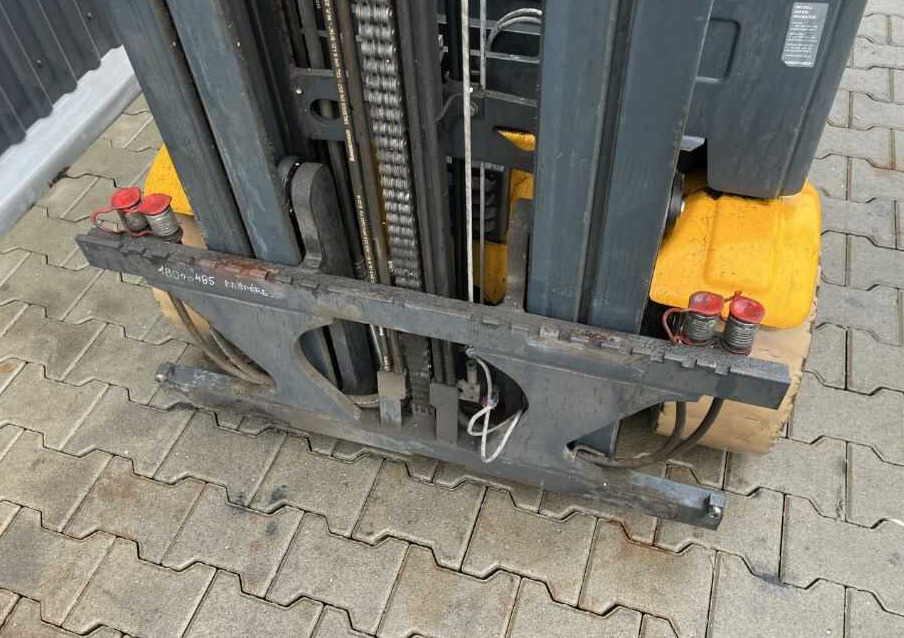 Electric forklift Jungheinrich EFG318: picture 7