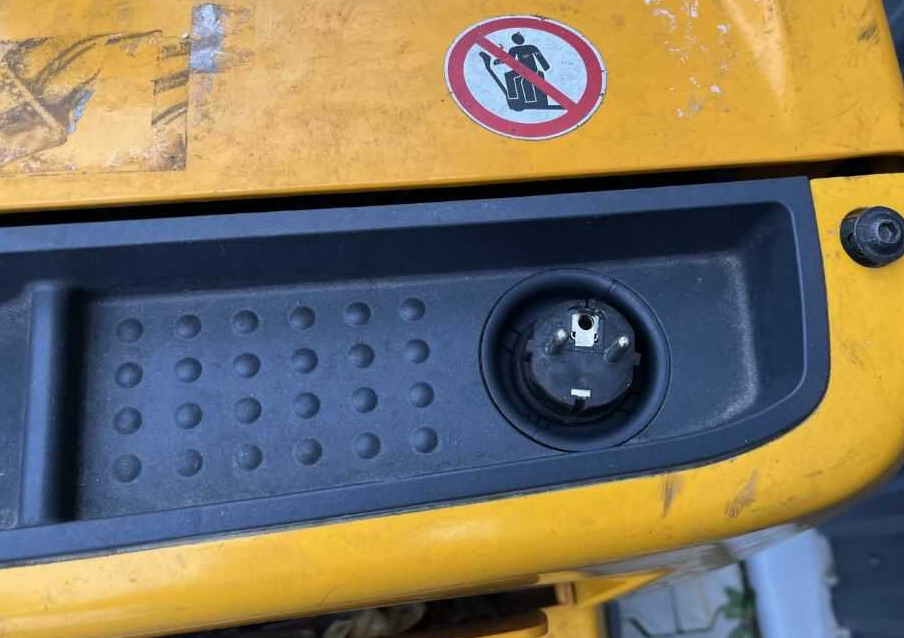 Stacker Jungheinrich EJC112: picture 8