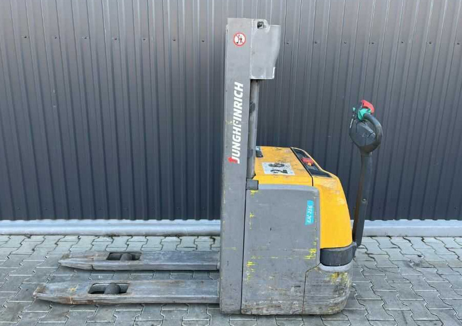 Jungheinrich EJC216 - Stacker: picture 3 Jungheinrich EJC216 - Stacker: picture 3