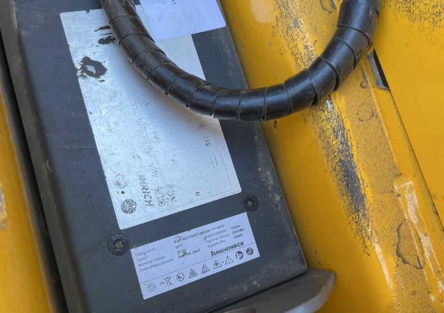 Pallet truck Jungheinrich EJEC20: picture 6