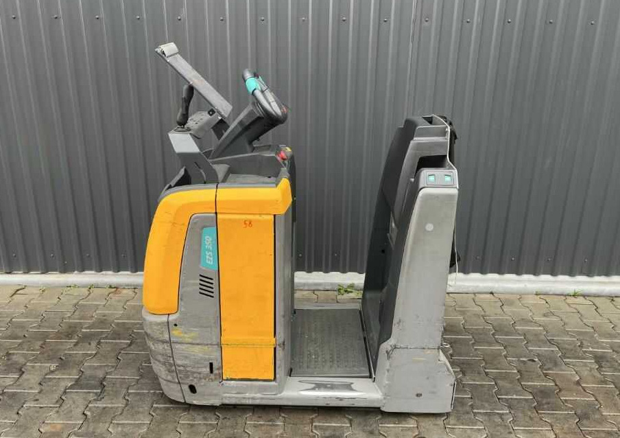 Jungheinrich EZS350 - Tow tractor: picture 2 Jungheinrich EZS350 - Tow tractor: picture 2