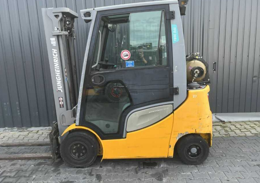 Jungheinrich TFG316s - LPG forklift: picture 2 Jungheinrich TFG316s - LPG forklift: picture 2