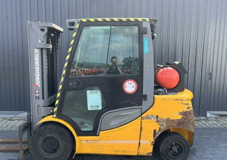 Jungheinrich TFG435s - LPG forklift: picture 2 Jungheinrich TFG435s - LPG forklift: picture 2