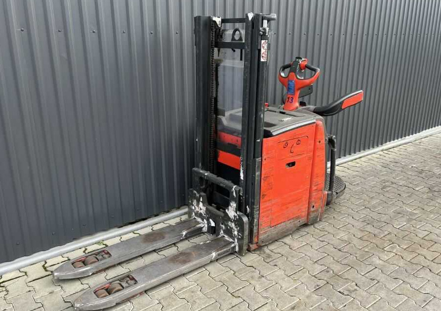 Linde D10AP - Stacker: picture 1 Linde D10AP - Stacker: picture 1