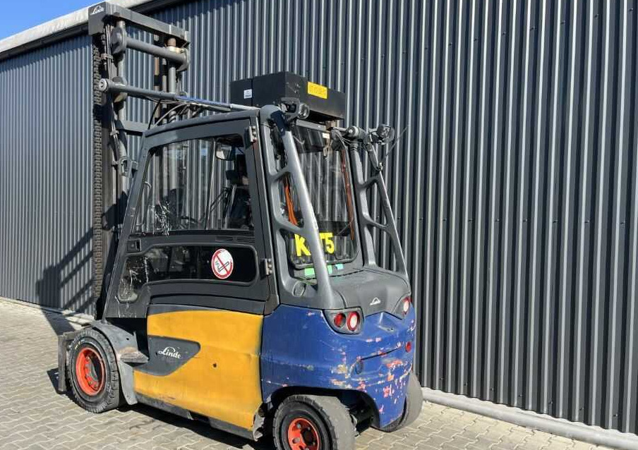Linde E50HL-01/600 - Electric forklift: picture 3 Linde E50HL-01/600 - Electric forklift: picture 3