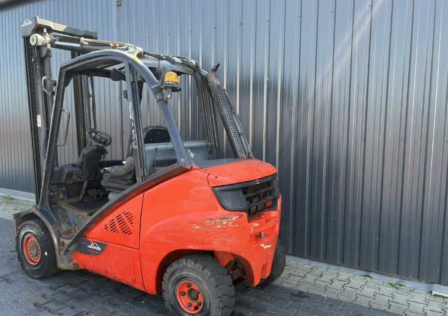 Linde H35D-02 - Diesel forklift: picture 3 Linde H35D-02 - Diesel forklift: picture 3