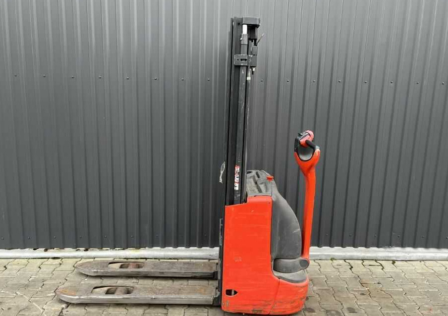 Linde L12 - Stacker: picture 2 Linde L12 - Stacker: picture 2