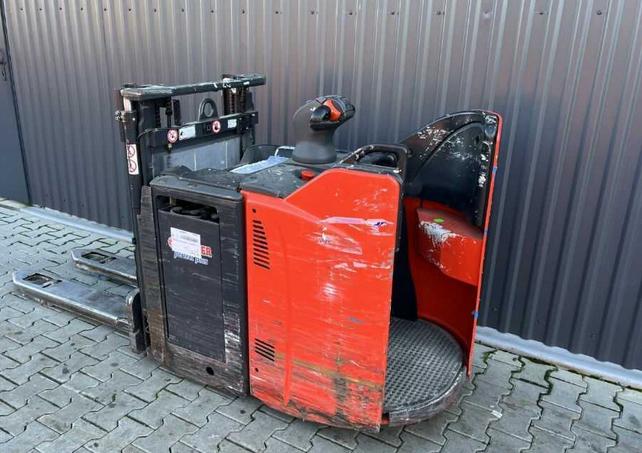 Linde L12LHP - Stacker: picture 3 Linde L12LHP - Stacker: picture 3