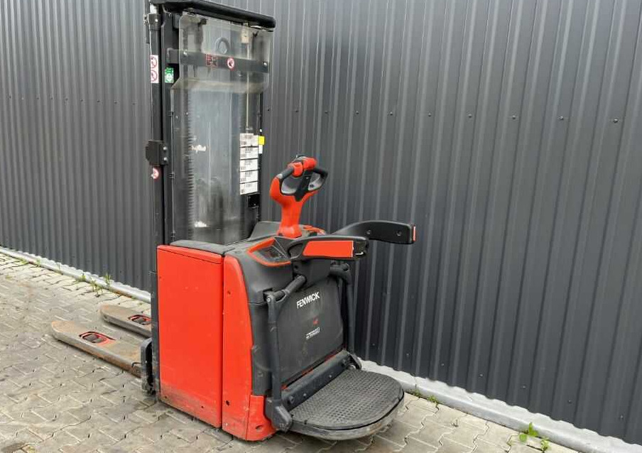 Linde L14AP - Stacker: picture 3 Linde L14AP - Stacker: picture 3