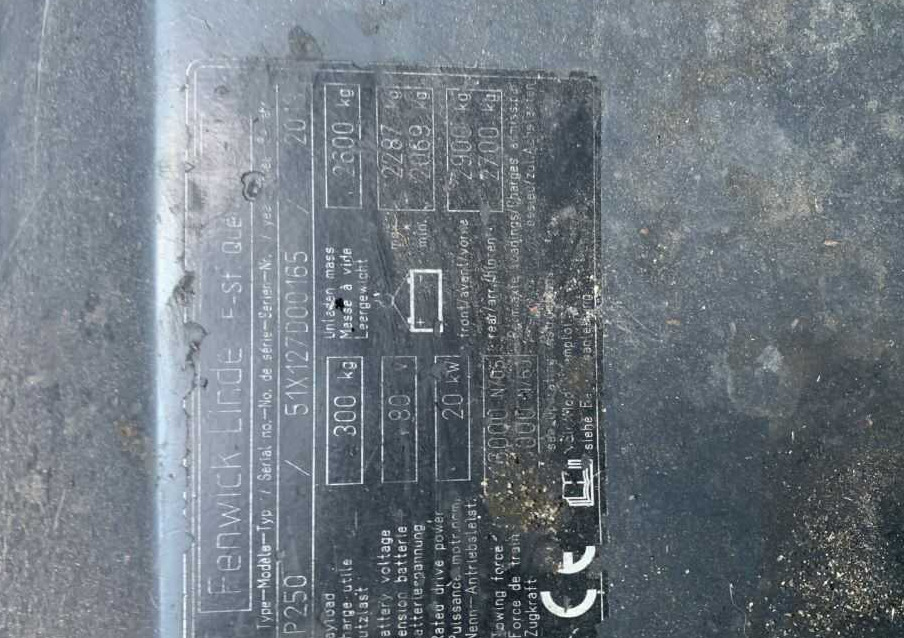 Linde P250 - Tow tractor: picture 4 Linde P250 - Tow tractor: picture 4