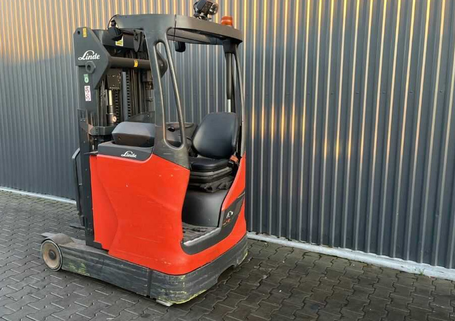 Linde R10N - Reach truck: picture 3 Linde R10N - Reach truck: picture 3
