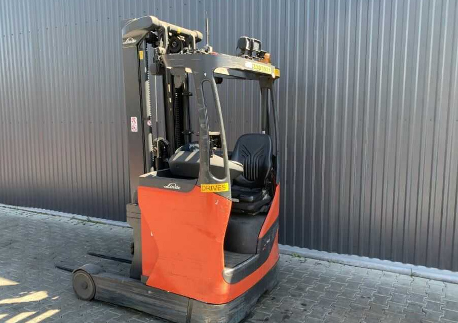 Linde R12B - Reach truck: picture 3 Linde R12B - Reach truck: picture 3