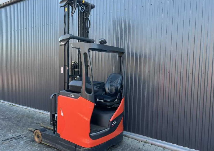 Linde R12B - Reach truck: picture 3 Linde R12B - Reach truck: picture 3