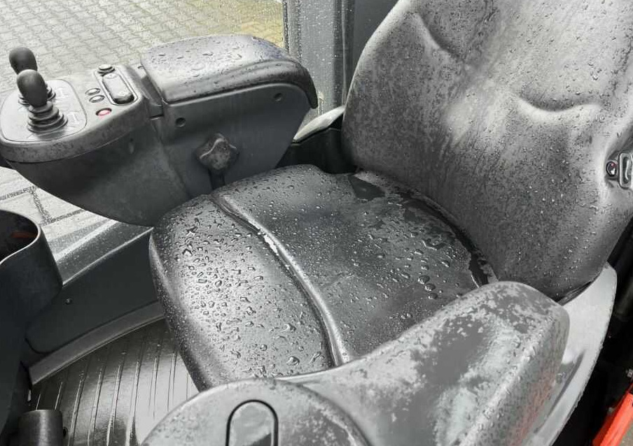 Linde R14X - Reach truck: picture 5 Linde R14X - Reach truck: picture 5