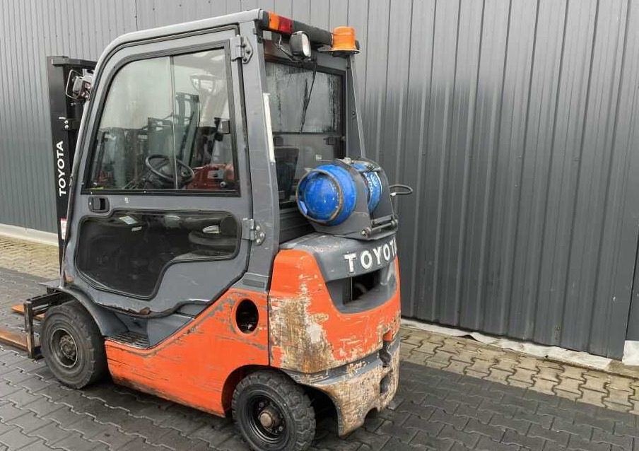 Toyota 8FGF15 - LPG forklift: picture 3 Toyota 8FGF15 - LPG forklift: picture 3