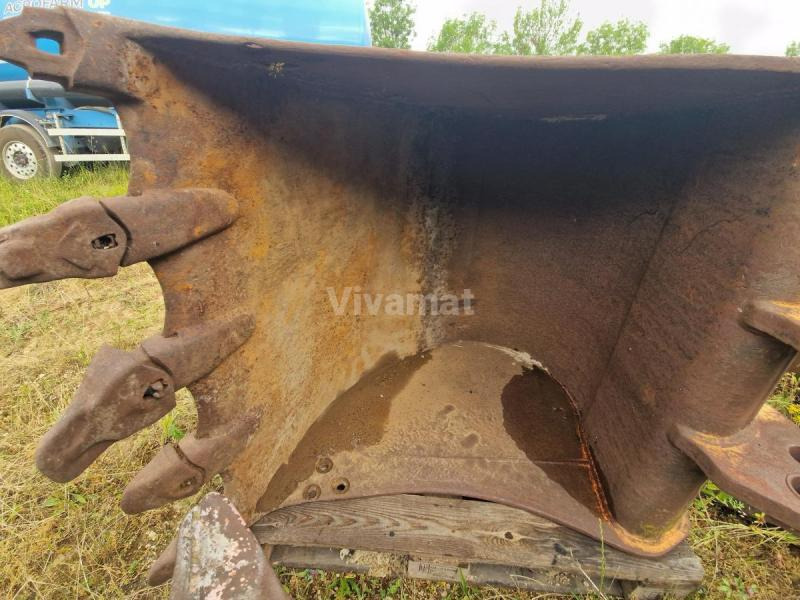 CASE 988 - Excavator bucket: picture 1 CASE 988 - Excavator bucket: picture 1